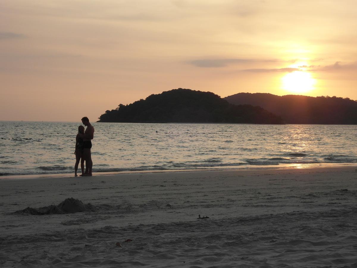 Langkawi Dormitorio Pantai Cenang  Extérieur photo